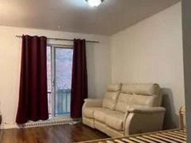 1 room apartment of 38m² in Quebec