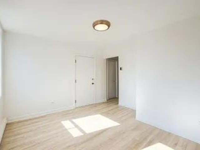 1 room apartment of 48m² in Quebec