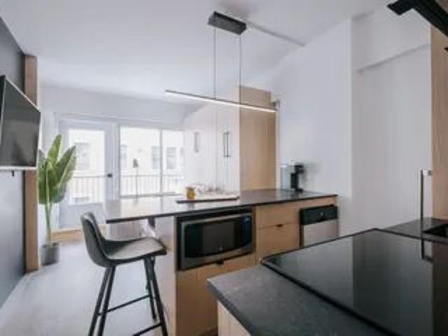 1 room apartment of 58m² in Quebec