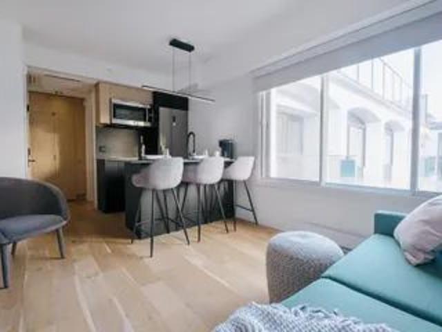 1 room apartment of 58m² in Quebec
