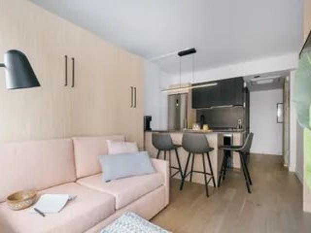 1 room apartment of 58m² in Quebec