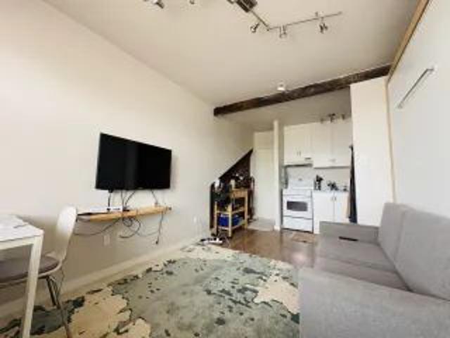 1 room apartment of 52m² in Quebec