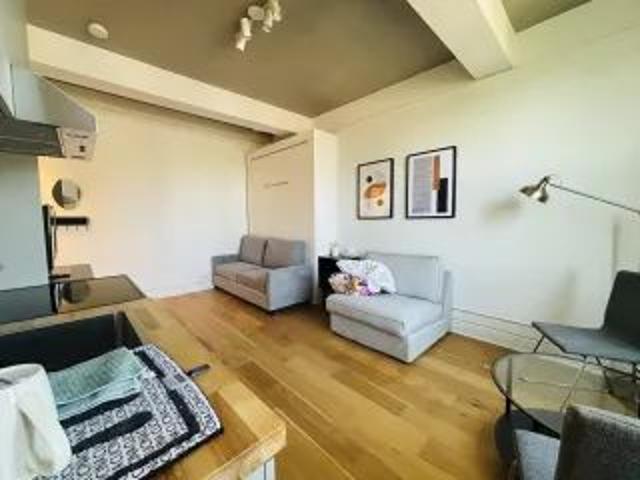 1 room apartment of 68m² in Quebec