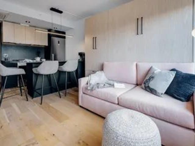 1 room apartment of 60m² in Quebec