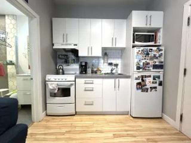 1 room apartment of 60m² in Quebec