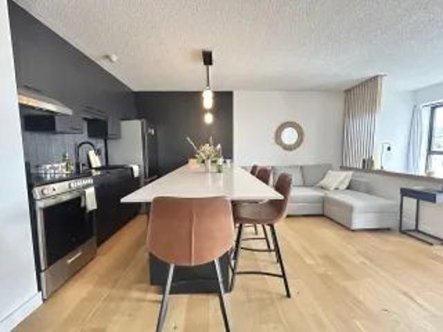 1 room apartment of 75m² in Quebec