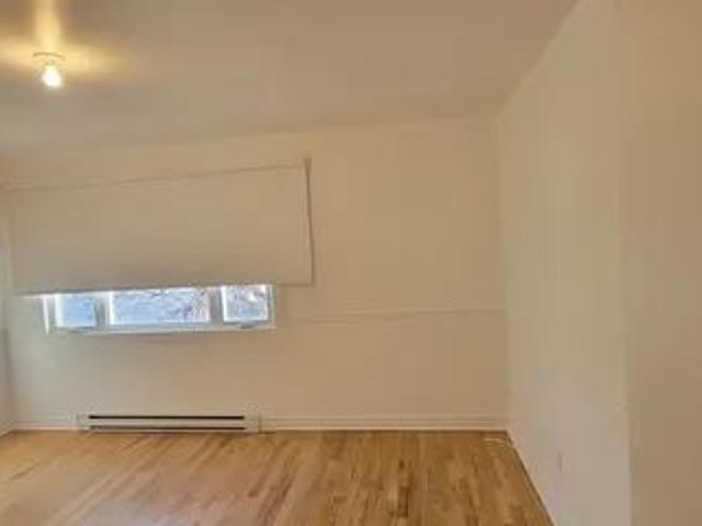 1 room apartment of 70m² in Montreal