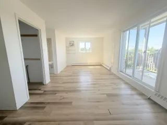 1 room apartment of 70m² in Quebec