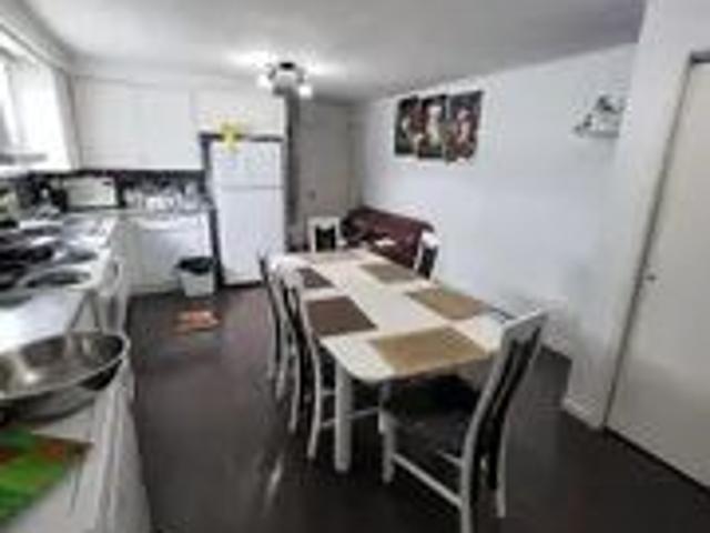 1 room apartment of 88m² in Quebec