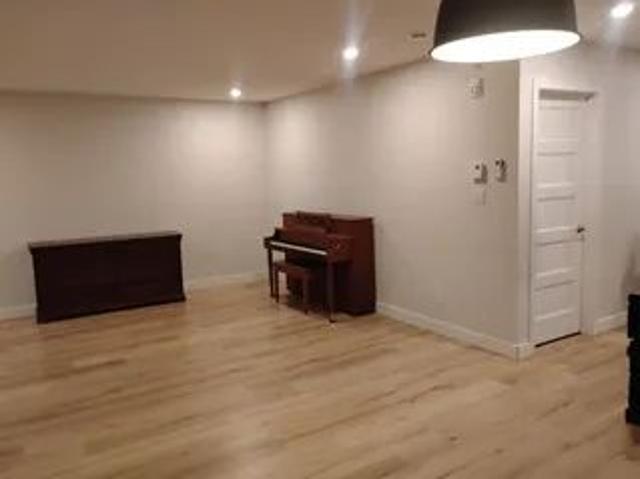 1 room apartment of 90m² in Lévis