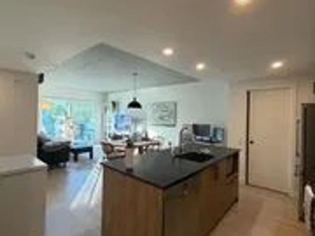 1 room apartment of 92m² in Quebec