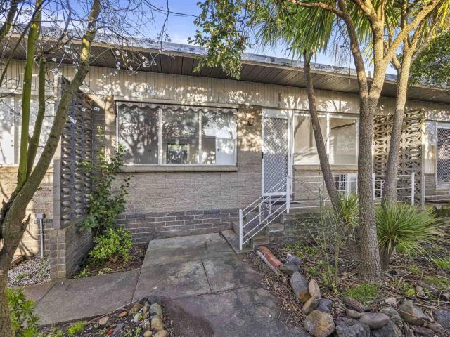 1 room apartment to let in 2/50 Cambridge Street, Wendouree