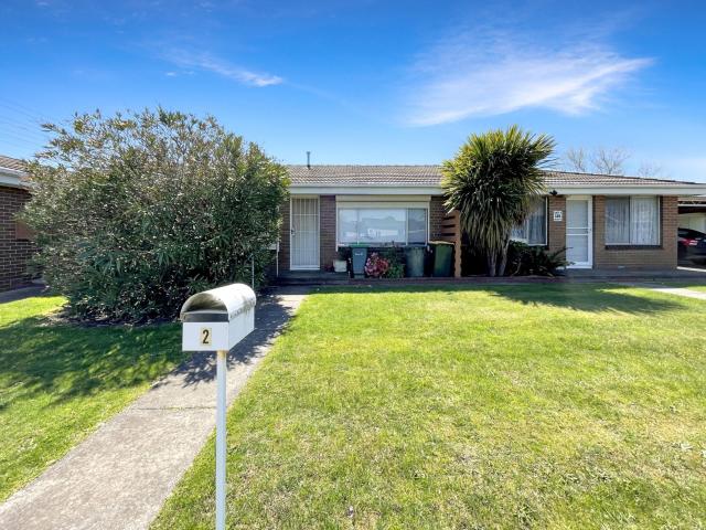 1 room apartment to let in Unit 2/486 Gillies Street North, Wendouree