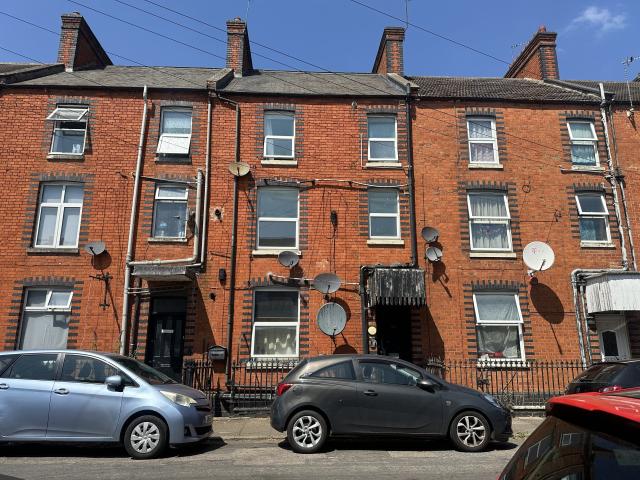 1 room apartment to let in Watkin Terrace, Northampton, NN1