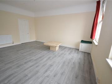 1 room apartment to let in West Derby Road, Liverpool, L13 8AG