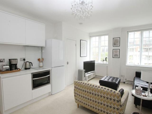 1 room apartment to let in Flat 19, Mortimer Court Abbey Road London, London NW8 9AB, united_kingdom