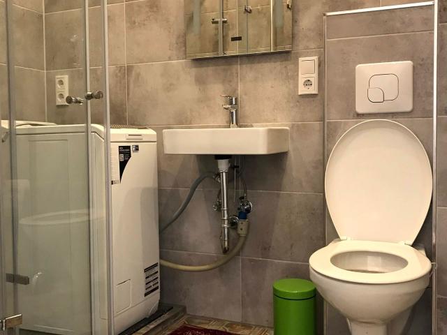 1 room apartment with a balcony in excellent location, Berlin Amsterdam Apartments for Rent