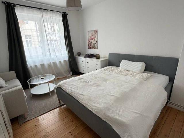 1 room apatment central place