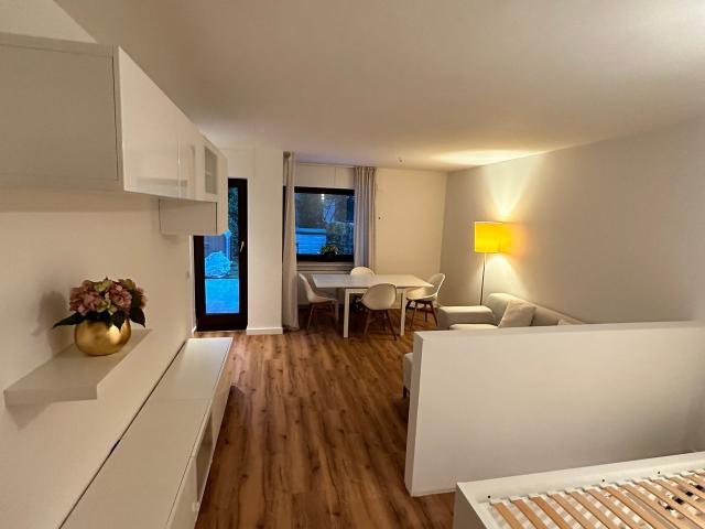 1 Room appartment with parking and a private garden, Dusseldorf Amsterdam Apartments for Rent