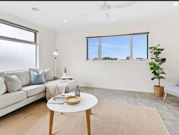 1 room available for rent on a room to room basis in a well maintained, fully furnished home