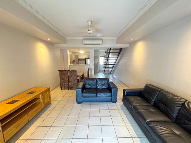1 ROOM AVAILABLE, SHARE ACCOMMODATION PARTIALLY FURNISHED TOP FLOOR CLIFTON BEACH APARTMENT