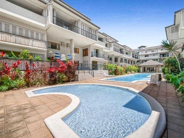 1 ROOM AVAILABLE, SHARE ACCOMMODATION PARTIALLY FURNISHED TOP FLOOR CLIFTON BEACH APARTMENT