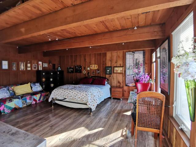 1 room for rent