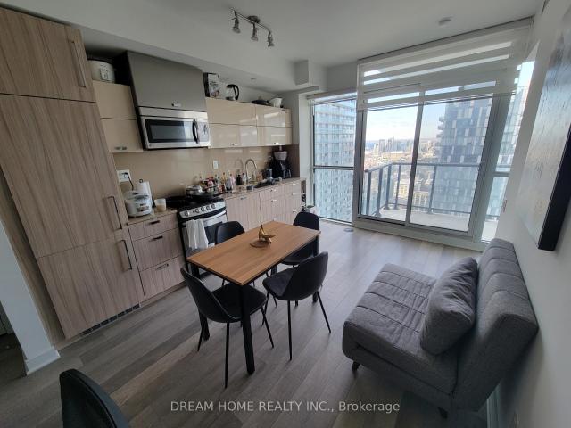 1 room for rent