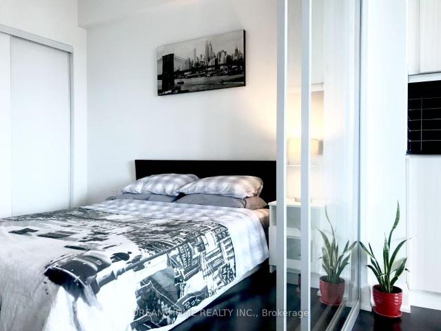 1 room for rent
