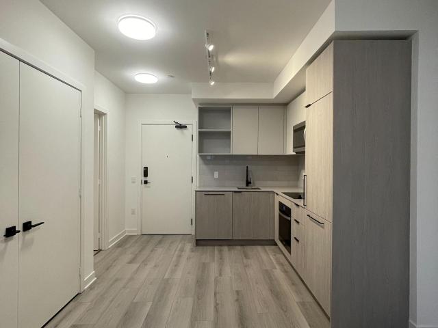 1 room for rent