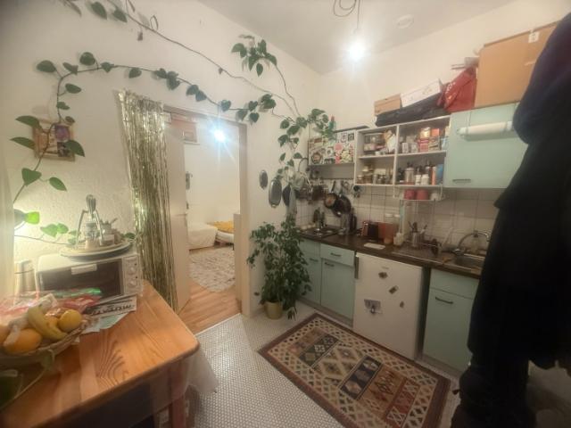 1 room flat in Kreuzberg for 1,5 months until 2 December, possibly longer