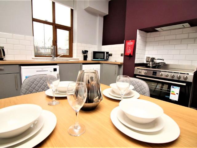 1 room house to let in 74 Pontefract Road, Barnsley, S71