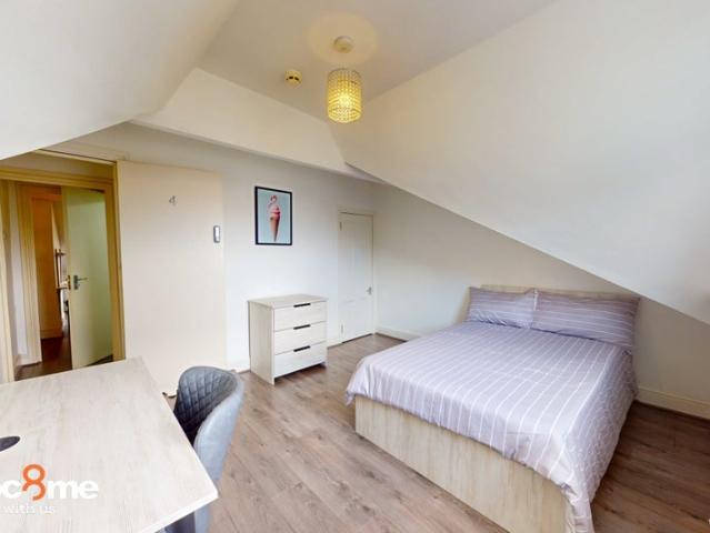 1 Room in 5 Bed Professional Preferred House