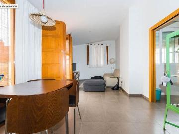1 room luxury penthouse for rent in Valencia