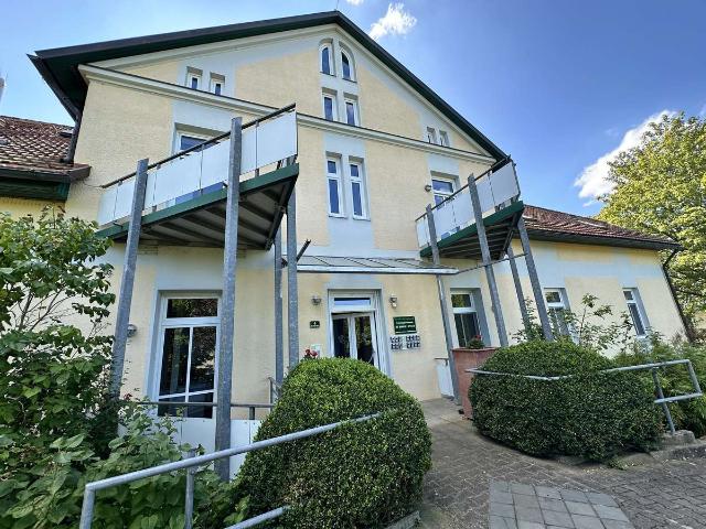 # 1 Rosenduft im Herrenhaus * komplett eingerichtet * Balkon * gr. Grundstück * KfZ Stellplatz