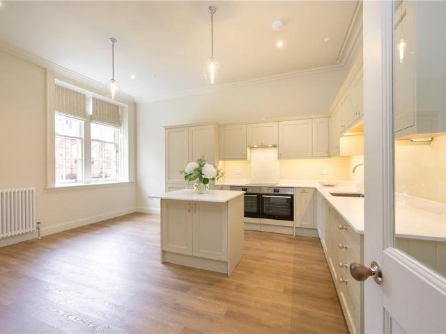 1 Royal Bank Chambers, High Street. 5 bed apartment to rent £1,950 pcm £450 pw