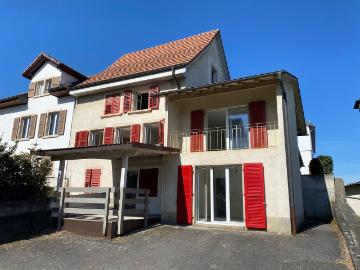 1. Stock 2,5 Zimmer Wohnung mit grossem Ankleidezimmer