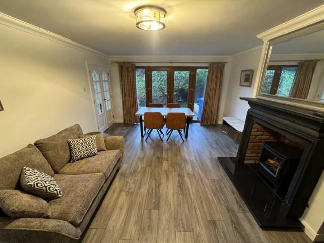 1 Stormont Mews