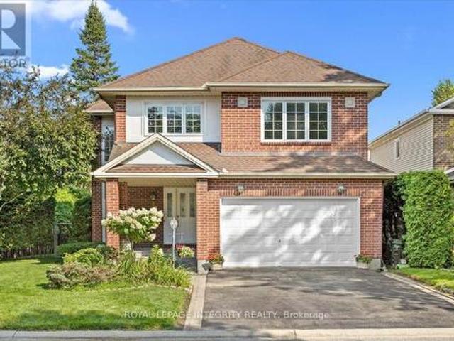 1 Strathbury Street, Ottawa, ON, K2G 5M9 house for sale | Listing ID X13674 | Royal LePage