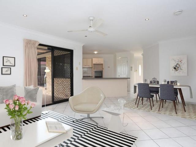 1 Sunningdale Street, Oxley