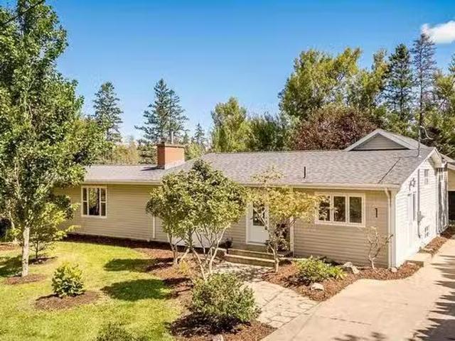 1 Sylvan Drive, Wolfville, NS, B4P 1X6 house for sale Listi.