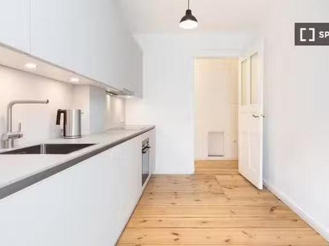 1 SZ, Balkon, 42 qm, Waschmaschine, Backofen, Internet
