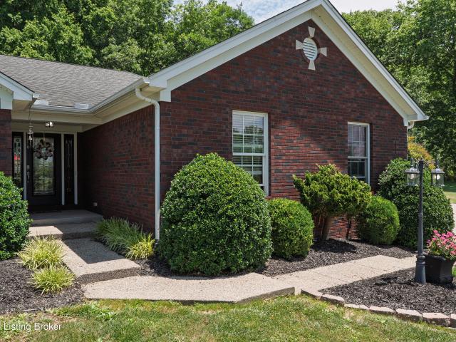 1 S Ridgeview Dr