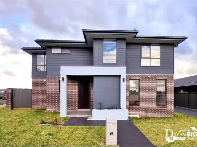 1 Salix Crescent, Marsden Park House for rent Listed by Garim.