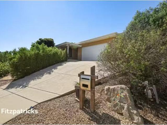 1 Samson Avenue, Estella House for rent Listed by Rental Depa.