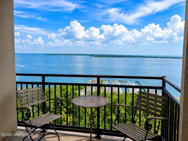 1 Scenic Drive Unit 907