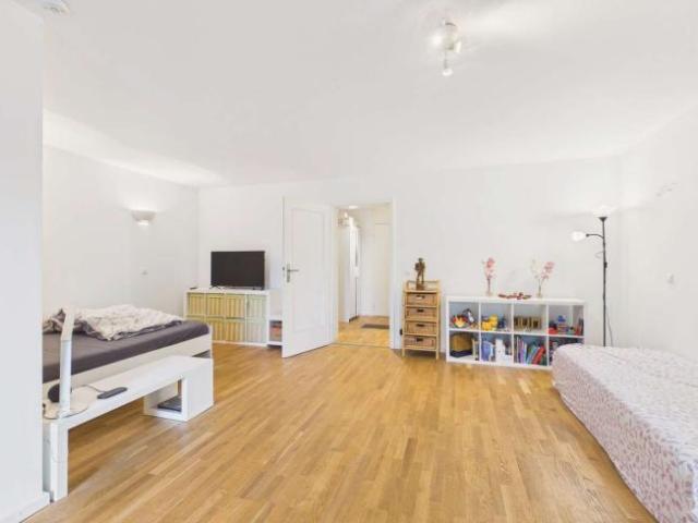 1 Schlafzimmer Villa München München 105554610