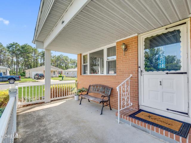 1 Selkirk Avenue