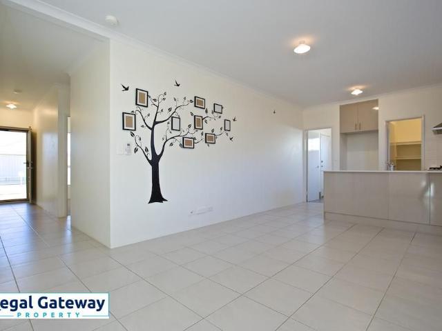 1 Serventy Crescent, HAMMOND PARK WA 6164