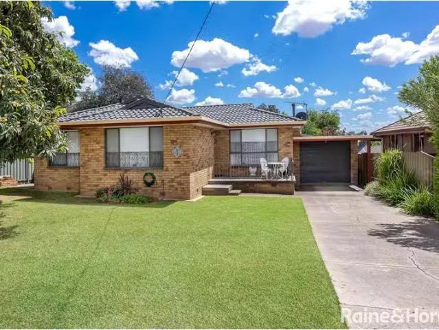 1 Sherwood Avenue, KOORINGAL House for rent Listed by Raine &.